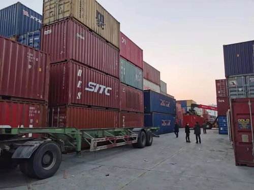 貨代車隊(duì)年終變奏 倉庫變堆場，年前最后一班崗的挑戰(zhàn)與堅(jiān)守